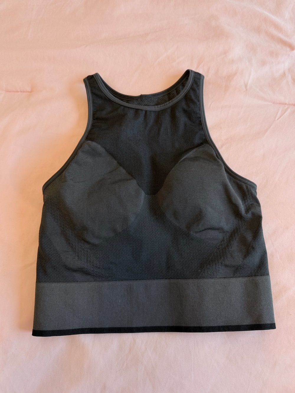 Lululemon top never worn